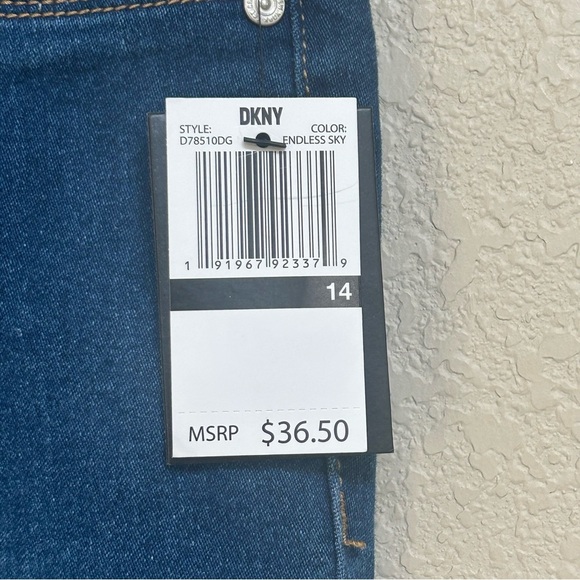 NWT DKNY Girls Full Length Regular Rise Stretch Denim Jeans 14 - Endless Sky - Picture 3 of 10